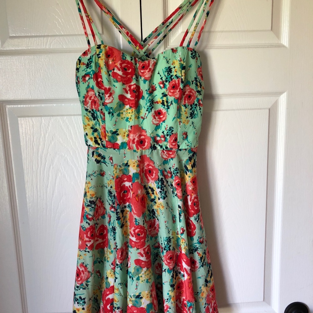 Very Pretty Floral Midi Dress